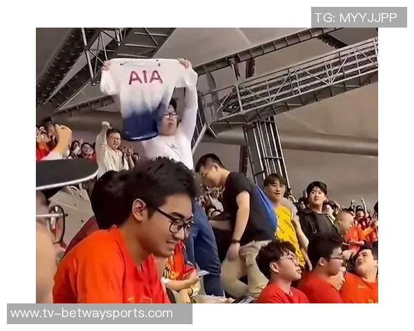 科隆球迷称入场遭裸体检查警方坚决否认这一指控 科隆球迷称入场遭裸体检查警方坚决否认这一指控