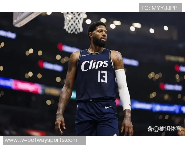 攻防兼备！保罗乔治半场表现出色贡献18分3助攻2抢断1盖帽正负值高达14