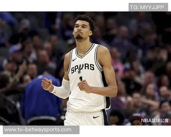 文班亚马称赞奥利尼克进攻眼光独到他的建议让我倍感信任与依赖