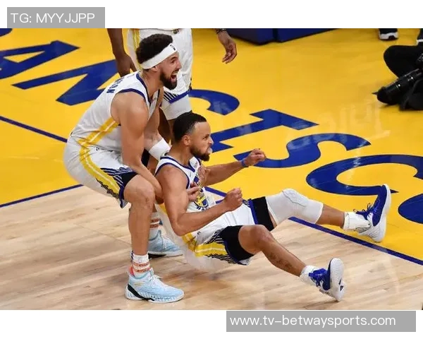 库里幽默回应穿鞋致敬克莱称只是偶然试鞋合脚